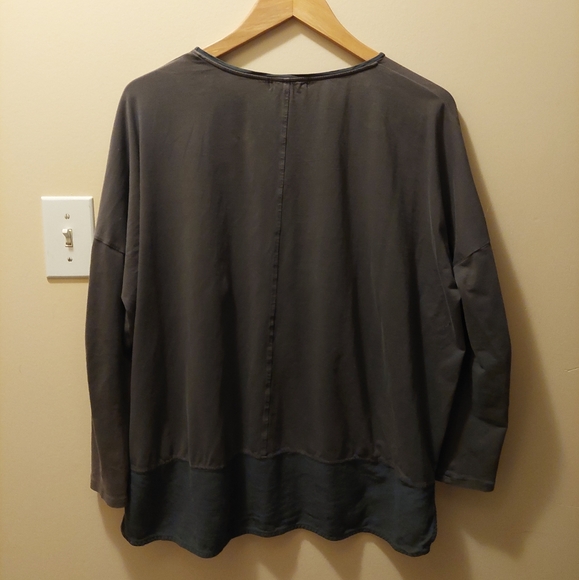 Classy, minimalistic blouse in size M - Picture 3 of 3
